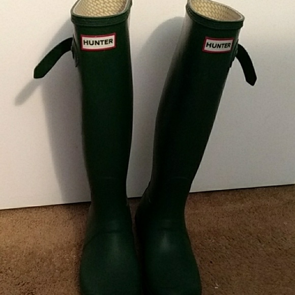 Hunter Matte Green Boots - Picture 1 of 2